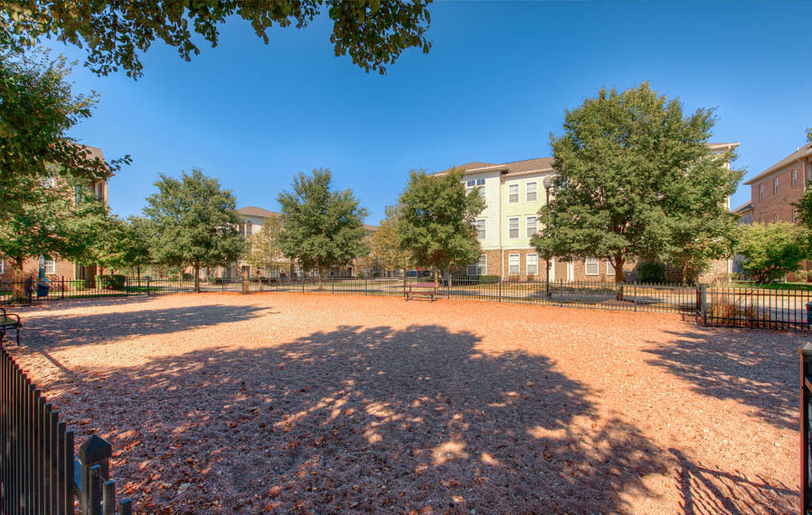 Wide open dog park at Indianapolis apartments.